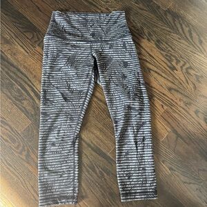 lululemon athletica Gray Patterned cropped Leggings